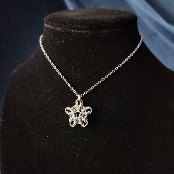 Gothic unique lucky star silver chainmail necklace - Picture 1 of 10